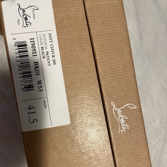 Christian Loubs, Red bottoms - Picture 3 of 5